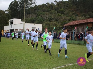 
<a style='margin-left: 5px;' class='btn btn-xs btn-social btn-facebook' href='https://www.facebook.com/sharer/sharer.php?u=https://www.boladovale.com.br/imgs/800-800-90/conteudo/fotos/1645/img9271.jpg' rel='popup' data-width='500' data-height='400'><i class='fa fa-facebook'></i>Compartilhar <span class='hidden-xs'>no Facebook</span>
</a> 
<a class='btn btn-default btn-xs' target='_blank' href='imgs/800-800-90/conteudo/fotos/1645/img9271.jpg'>
<span class='glyphicon glyphicon-cloud-download'></span> Salvar
</a> 
<span></span>