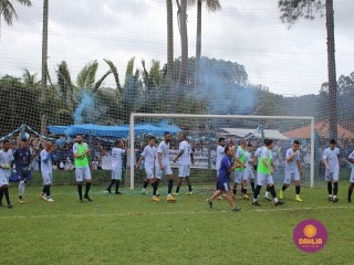 
<a style='margin-left: 5px;' class='btn btn-xs btn-social btn-facebook' href='https://www.facebook.com/sharer/sharer.php?u=https://www.boladovale.com.br/imgs/800-800-90/conteudo/fotos/1645/img9286.jpg' rel='popup' data-width='500' data-height='400'><i class='fa fa-facebook'></i>Compartilhar <span class='hidden-xs'>no Facebook</span>
</a> 
<a class='btn btn-default btn-xs' target='_blank' href='imgs/800-800-90/conteudo/fotos/1645/img9286.jpg'>
<span class='glyphicon glyphicon-cloud-download'></span> Salvar
</a> 
<span></span>