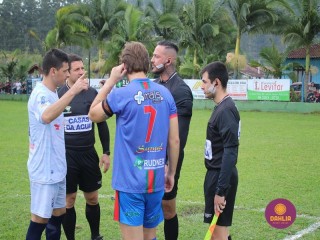 
<a style='margin-left: 5px;' class='btn btn-xs btn-social btn-facebook' href='https://www.facebook.com/sharer/sharer.php?u=https://www.boladovale.com.br/imgs/800-800-90/conteudo/fotos/1645/img9294.jpg' rel='popup' data-width='500' data-height='400'><i class='fa fa-facebook'></i>Compartilhar <span class='hidden-xs'>no Facebook</span>
</a> 
<a class='btn btn-default btn-xs' target='_blank' href='imgs/800-800-90/conteudo/fotos/1645/img9294.jpg'>
<span class='glyphicon glyphicon-cloud-download'></span> Salvar
</a> 
<span></span>