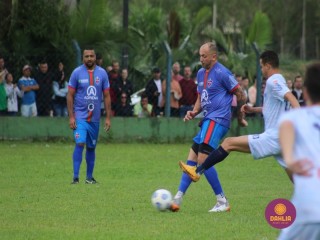 
<a style='margin-left: 5px;' class='btn btn-xs btn-social btn-facebook' href='https://www.facebook.com/sharer/sharer.php?u=https://www.boladovale.com.br/imgs/800-800-90/conteudo/fotos/1645/img9299.jpg' rel='popup' data-width='500' data-height='400'><i class='fa fa-facebook'></i>Compartilhar <span class='hidden-xs'>no Facebook</span>
</a> 
<a class='btn btn-default btn-xs' target='_blank' href='imgs/800-800-90/conteudo/fotos/1645/img9299.jpg'>
<span class='glyphicon glyphicon-cloud-download'></span> Salvar
</a> 
<span></span>