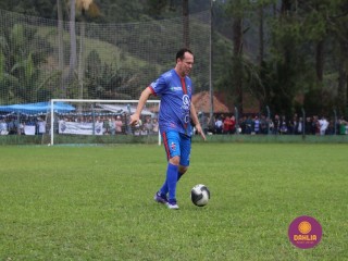 
<a style='margin-left: 5px;' class='btn btn-xs btn-social btn-facebook' href='https://www.facebook.com/sharer/sharer.php?u=https://www.boladovale.com.br/imgs/800-800-90/conteudo/fotos/1645/img9305.jpg' rel='popup' data-width='500' data-height='400'><i class='fa fa-facebook'></i>Compartilhar <span class='hidden-xs'>no Facebook</span>
</a> 
<a class='btn btn-default btn-xs' target='_blank' href='imgs/800-800-90/conteudo/fotos/1645/img9305.jpg'>
<span class='glyphicon glyphicon-cloud-download'></span> Salvar
</a> 
<span></span>