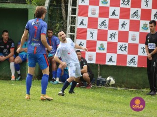 
<a style='margin-left: 5px;' class='btn btn-xs btn-social btn-facebook' href='https://www.facebook.com/sharer/sharer.php?u=https://www.boladovale.com.br/imgs/800-800-90/conteudo/fotos/1645/img9315.jpg' rel='popup' data-width='500' data-height='400'><i class='fa fa-facebook'></i>Compartilhar <span class='hidden-xs'>no Facebook</span>
</a> 
<a class='btn btn-default btn-xs' target='_blank' href='imgs/800-800-90/conteudo/fotos/1645/img9315.jpg'>
<span class='glyphicon glyphicon-cloud-download'></span> Salvar
</a> 
<span></span>