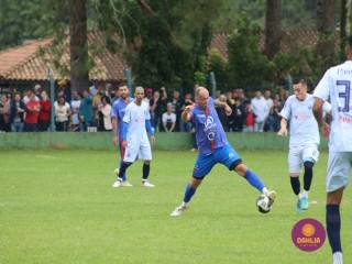 
<a style='margin-left: 5px;' class='btn btn-xs btn-social btn-facebook' href='https://www.facebook.com/sharer/sharer.php?u=https://www.boladovale.com.br/imgs/800-800-90/conteudo/fotos/1645/img9355.jpg' rel='popup' data-width='500' data-height='400'><i class='fa fa-facebook'></i>Compartilhar <span class='hidden-xs'>no Facebook</span>
</a> 
<a class='btn btn-default btn-xs' target='_blank' href='imgs/800-800-90/conteudo/fotos/1645/img9355.jpg'>
<span class='glyphicon glyphicon-cloud-download'></span> Salvar
</a> 
<span></span>