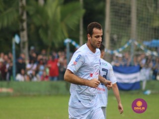 
<a style='margin-left: 5px;' class='btn btn-xs btn-social btn-facebook' href='https://www.facebook.com/sharer/sharer.php?u=https://www.boladovale.com.br/imgs/800-800-90/conteudo/fotos/1645/img9390.jpg' rel='popup' data-width='500' data-height='400'><i class='fa fa-facebook'></i>Compartilhar <span class='hidden-xs'>no Facebook</span>
</a> 
<a class='btn btn-default btn-xs' target='_blank' href='imgs/800-800-90/conteudo/fotos/1645/img9390.jpg'>
<span class='glyphicon glyphicon-cloud-download'></span> Salvar
</a> 
<span></span>