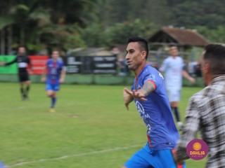 
<a style='margin-left: 5px;' class='btn btn-xs btn-social btn-facebook' href='https://www.facebook.com/sharer/sharer.php?u=https://www.boladovale.com.br/imgs/800-800-90/conteudo/fotos/1645/img9394.jpg' rel='popup' data-width='500' data-height='400'><i class='fa fa-facebook'></i>Compartilhar <span class='hidden-xs'>no Facebook</span>
</a> 
<a class='btn btn-default btn-xs' target='_blank' href='imgs/800-800-90/conteudo/fotos/1645/img9394.jpg'>
<span class='glyphicon glyphicon-cloud-download'></span> Salvar
</a> 
<span></span>