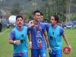 
<a style='margin-left: 5px;' class='btn btn-xs btn-social btn-facebook' href='https://www.facebook.com/sharer/sharer.php?u=https://www.boladovale.com.br/imgs/800-800-90/conteudo/fotos/1645/img9406.jpg' rel='popup' data-width='500' data-height='400'><i class='fa fa-facebook'></i>Compartilhar <span class='hidden-xs'>no Facebook</span>
</a> 
<a class='btn btn-default btn-xs' target='_blank' href='imgs/800-800-90/conteudo/fotos/1645/img9406.jpg'>
<span class='glyphicon glyphicon-cloud-download'></span> Salvar
</a> 
<span></span>