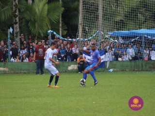 
<a style='margin-left: 5px;' class='btn btn-xs btn-social btn-facebook' href='https://www.facebook.com/sharer/sharer.php?u=https://www.boladovale.com.br/imgs/800-800-90/conteudo/fotos/1645/img9414.jpg' rel='popup' data-width='500' data-height='400'><i class='fa fa-facebook'></i>Compartilhar <span class='hidden-xs'>no Facebook</span>
</a> 
<a class='btn btn-default btn-xs' target='_blank' href='imgs/800-800-90/conteudo/fotos/1645/img9414.jpg'>
<span class='glyphicon glyphicon-cloud-download'></span> Salvar
</a> 
<span></span>