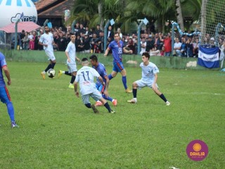 
<a style='margin-left: 5px;' class='btn btn-xs btn-social btn-facebook' href='https://www.facebook.com/sharer/sharer.php?u=https://www.boladovale.com.br/imgs/800-800-90/conteudo/fotos/1645/img9415-11.jpg' rel='popup' data-width='500' data-height='400'><i class='fa fa-facebook'></i>Compartilhar <span class='hidden-xs'>no Facebook</span>
</a> 
<a class='btn btn-default btn-xs' target='_blank' href='imgs/800-800-90/conteudo/fotos/1645/img9415-11.jpg'>
<span class='glyphicon glyphicon-cloud-download'></span> Salvar
</a> 
<span></span>