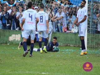 
<a style='margin-left: 5px;' class='btn btn-xs btn-social btn-facebook' href='https://www.facebook.com/sharer/sharer.php?u=https://www.boladovale.com.br/imgs/800-800-90/conteudo/fotos/1645/img9415-51.jpg' rel='popup' data-width='500' data-height='400'><i class='fa fa-facebook'></i>Compartilhar <span class='hidden-xs'>no Facebook</span>
</a> 
<a class='btn btn-default btn-xs' target='_blank' href='imgs/800-800-90/conteudo/fotos/1645/img9415-51.jpg'>
<span class='glyphicon glyphicon-cloud-download'></span> Salvar
</a> 
<span></span>