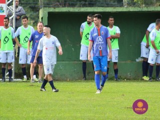 
<a style='margin-left: 5px;' class='btn btn-xs btn-social btn-facebook' href='https://www.facebook.com/sharer/sharer.php?u=https://www.boladovale.com.br/imgs/800-800-90/conteudo/fotos/1645/img9415-69.jpg' rel='popup' data-width='500' data-height='400'><i class='fa fa-facebook'></i>Compartilhar <span class='hidden-xs'>no Facebook</span>
</a> 
<a class='btn btn-default btn-xs' target='_blank' href='imgs/800-800-90/conteudo/fotos/1645/img9415-69.jpg'>
<span class='glyphicon glyphicon-cloud-download'></span> Salvar
</a> 
<span></span>