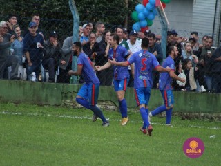 
<a style='margin-left: 5px;' class='btn btn-xs btn-social btn-facebook' href='https://www.facebook.com/sharer/sharer.php?u=https://www.boladovale.com.br/imgs/800-800-90/conteudo/fotos/1645/img9415-88.jpg' rel='popup' data-width='500' data-height='400'><i class='fa fa-facebook'></i>Compartilhar <span class='hidden-xs'>no Facebook</span>
</a> 
<a class='btn btn-default btn-xs' target='_blank' href='imgs/800-800-90/conteudo/fotos/1645/img9415-88.jpg'>
<span class='glyphicon glyphicon-cloud-download'></span> Salvar
</a> 
<span></span>