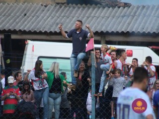 
<a style='margin-left: 5px;' class='btn btn-xs btn-social btn-facebook' href='https://www.facebook.com/sharer/sharer.php?u=https://www.boladovale.com.br/imgs/800-800-90/conteudo/fotos/1645/img9415-94.jpg' rel='popup' data-width='500' data-height='400'><i class='fa fa-facebook'></i>Compartilhar <span class='hidden-xs'>no Facebook</span>
</a> 
<a class='btn btn-default btn-xs' target='_blank' href='imgs/800-800-90/conteudo/fotos/1645/img9415-94.jpg'>
<span class='glyphicon glyphicon-cloud-download'></span> Salvar
</a> 
<span></span>