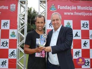 
<a style='margin-left: 5px;' class='btn btn-xs btn-social btn-facebook' href='https://www.facebook.com/sharer/sharer.php?u=https://www.boladovale.com.br/imgs/800-800-90/conteudo/fotos/1646/img9438.jpg' rel='popup' data-width='500' data-height='400'><i class='fa fa-facebook'></i>Compartilhar <span class='hidden-xs'>no Facebook</span>
</a> 
<a class='btn btn-default btn-xs' target='_blank' href='imgs/800-800-90/conteudo/fotos/1646/img9438.jpg'>
<span class='glyphicon glyphicon-cloud-download'></span> Salvar
</a> 
<span></span>
