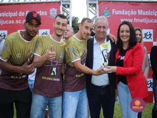 
<a style='margin-left: 5px;' class='btn btn-xs btn-social btn-facebook' href='https://www.facebook.com/sharer/sharer.php?u=https://www.boladovale.com.br/imgs/800-800-90/conteudo/fotos/1646/img9444.jpg' rel='popup' data-width='500' data-height='400'><i class='fa fa-facebook'></i>Compartilhar <span class='hidden-xs'>no Facebook</span>
</a> 
<a class='btn btn-default btn-xs' target='_blank' href='imgs/800-800-90/conteudo/fotos/1646/img9444.jpg'>
<span class='glyphicon glyphicon-cloud-download'></span> Salvar
</a> 
<span></span>