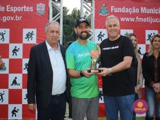 
<a style='margin-left: 5px;' class='btn btn-xs btn-social btn-facebook' href='https://www.facebook.com/sharer/sharer.php?u=https://www.boladovale.com.br/imgs/800-800-90/conteudo/fotos/1646/img9454.jpg' rel='popup' data-width='500' data-height='400'><i class='fa fa-facebook'></i>Compartilhar <span class='hidden-xs'>no Facebook</span>
</a> 
<a class='btn btn-default btn-xs' target='_blank' href='imgs/800-800-90/conteudo/fotos/1646/img9454.jpg'>
<span class='glyphicon glyphicon-cloud-download'></span> Salvar
</a> 
<span></span>