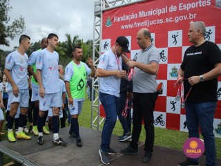 
<a style='margin-left: 5px;' class='btn btn-xs btn-social btn-facebook' href='https://www.facebook.com/sharer/sharer.php?u=https://www.boladovale.com.br/imgs/800-800-90/conteudo/fotos/1646/img9471.jpg' rel='popup' data-width='500' data-height='400'><i class='fa fa-facebook'></i>Compartilhar <span class='hidden-xs'>no Facebook</span>
</a> 
<a class='btn btn-default btn-xs' target='_blank' href='imgs/800-800-90/conteudo/fotos/1646/img9471.jpg'>
<span class='glyphicon glyphicon-cloud-download'></span> Salvar
</a> 
<span></span>