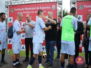 
<a style='margin-left: 5px;' class='btn btn-xs btn-social btn-facebook' href='https://www.facebook.com/sharer/sharer.php?u=https://www.boladovale.com.br/imgs/800-800-90/conteudo/fotos/1646/img9479.jpg' rel='popup' data-width='500' data-height='400'><i class='fa fa-facebook'></i>Compartilhar <span class='hidden-xs'>no Facebook</span>
</a> 
<a class='btn btn-default btn-xs' target='_blank' href='imgs/800-800-90/conteudo/fotos/1646/img9479.jpg'>
<span class='glyphicon glyphicon-cloud-download'></span> Salvar
</a> 
<span></span>