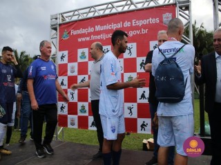 
<a style='margin-left: 5px;' class='btn btn-xs btn-social btn-facebook' href='https://www.facebook.com/sharer/sharer.php?u=https://www.boladovale.com.br/imgs/800-800-90/conteudo/fotos/1646/img9482.jpg' rel='popup' data-width='500' data-height='400'><i class='fa fa-facebook'></i>Compartilhar <span class='hidden-xs'>no Facebook</span>
</a> 
<a class='btn btn-default btn-xs' target='_blank' href='imgs/800-800-90/conteudo/fotos/1646/img9482.jpg'>
<span class='glyphicon glyphicon-cloud-download'></span> Salvar
</a> 
<span></span>