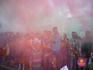 
<a style='margin-left: 5px;' class='btn btn-xs btn-social btn-facebook' href='https://www.facebook.com/sharer/sharer.php?u=https://www.boladovale.com.br/imgs/800-800-90/conteudo/fotos/1646/img9550.jpg' rel='popup' data-width='500' data-height='400'><i class='fa fa-facebook'></i>Compartilhar <span class='hidden-xs'>no Facebook</span>
</a> 
<a class='btn btn-default btn-xs' target='_blank' href='imgs/800-800-90/conteudo/fotos/1646/img9550.jpg'>
<span class='glyphicon glyphicon-cloud-download'></span> Salvar
</a> 
<span></span>