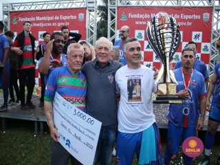 
<a style='margin-left: 5px;' class='btn btn-xs btn-social btn-facebook' href='https://www.facebook.com/sharer/sharer.php?u=https://www.boladovale.com.br/imgs/800-800-90/conteudo/fotos/1646/img9639.jpg' rel='popup' data-width='500' data-height='400'><i class='fa fa-facebook'></i>Compartilhar <span class='hidden-xs'>no Facebook</span>
</a> 
<a class='btn btn-default btn-xs' target='_blank' href='imgs/800-800-90/conteudo/fotos/1646/img9639.jpg'>
<span class='glyphicon glyphicon-cloud-download'></span> Salvar
</a> 
<span></span>