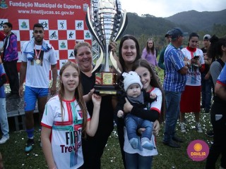 
<a style='margin-left: 5px;' class='btn btn-xs btn-social btn-facebook' href='https://www.facebook.com/sharer/sharer.php?u=https://www.boladovale.com.br/imgs/800-800-90/conteudo/fotos/1646/img9707.jpg' rel='popup' data-width='500' data-height='400'><i class='fa fa-facebook'></i>Compartilhar <span class='hidden-xs'>no Facebook</span>
</a> 
<a class='btn btn-default btn-xs' target='_blank' href='imgs/800-800-90/conteudo/fotos/1646/img9707.jpg'>
<span class='glyphicon glyphicon-cloud-download'></span> Salvar
</a> 
<span></span>