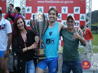 
<a style='margin-left: 5px;' class='btn btn-xs btn-social btn-facebook' href='https://www.facebook.com/sharer/sharer.php?u=https://www.boladovale.com.br/imgs/800-800-90/conteudo/fotos/1646/img9721.jpg' rel='popup' data-width='500' data-height='400'><i class='fa fa-facebook'></i>Compartilhar <span class='hidden-xs'>no Facebook</span>
</a> 
<a class='btn btn-default btn-xs' target='_blank' href='imgs/800-800-90/conteudo/fotos/1646/img9721.jpg'>
<span class='glyphicon glyphicon-cloud-download'></span> Salvar
</a> 
<span></span>