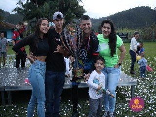 
<a style='margin-left: 5px;' class='btn btn-xs btn-social btn-facebook' href='https://www.facebook.com/sharer/sharer.php?u=https://www.boladovale.com.br/imgs/800-800-90/conteudo/fotos/1646/img9742.jpg' rel='popup' data-width='500' data-height='400'><i class='fa fa-facebook'></i>Compartilhar <span class='hidden-xs'>no Facebook</span>
</a> 
<a class='btn btn-default btn-xs' target='_blank' href='imgs/800-800-90/conteudo/fotos/1646/img9742.jpg'>
<span class='glyphicon glyphicon-cloud-download'></span> Salvar
</a> 
<span></span>