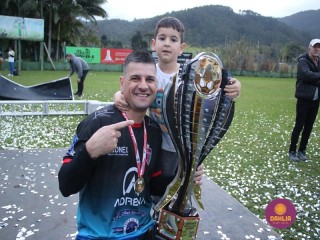 
<a style='margin-left: 5px;' class='btn btn-xs btn-social btn-facebook' href='https://www.facebook.com/sharer/sharer.php?u=https://www.boladovale.com.br/imgs/800-800-90/conteudo/fotos/1646/img9748.jpg' rel='popup' data-width='500' data-height='400'><i class='fa fa-facebook'></i>Compartilhar <span class='hidden-xs'>no Facebook</span>
</a> 
<a class='btn btn-default btn-xs' target='_blank' href='imgs/800-800-90/conteudo/fotos/1646/img9748.jpg'>
<span class='glyphicon glyphicon-cloud-download'></span> Salvar
</a> 
<span></span>
