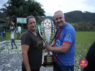
<a style='margin-left: 5px;' class='btn btn-xs btn-social btn-facebook' href='https://www.facebook.com/sharer/sharer.php?u=https://www.boladovale.com.br/imgs/800-800-90/conteudo/fotos/1646/img9749.jpg' rel='popup' data-width='500' data-height='400'><i class='fa fa-facebook'></i>Compartilhar <span class='hidden-xs'>no Facebook</span>
</a> 
<a class='btn btn-default btn-xs' target='_blank' href='imgs/800-800-90/conteudo/fotos/1646/img9749.jpg'>
<span class='glyphicon glyphicon-cloud-download'></span> Salvar
</a> 
<span></span>
