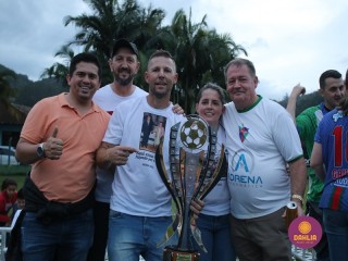
<a style='margin-left: 5px;' class='btn btn-xs btn-social btn-facebook' href='https://www.facebook.com/sharer/sharer.php?u=https://www.boladovale.com.br/imgs/800-800-90/conteudo/fotos/1646/img9757.jpg' rel='popup' data-width='500' data-height='400'><i class='fa fa-facebook'></i>Compartilhar <span class='hidden-xs'>no Facebook</span>
</a> 
<a class='btn btn-default btn-xs' target='_blank' href='imgs/800-800-90/conteudo/fotos/1646/img9757.jpg'>
<span class='glyphicon glyphicon-cloud-download'></span> Salvar
</a> 
<span></span>