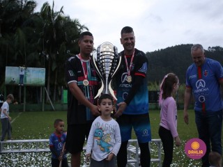 
<a style='margin-left: 5px;' class='btn btn-xs btn-social btn-facebook' href='https://www.facebook.com/sharer/sharer.php?u=https://www.boladovale.com.br/imgs/800-800-90/conteudo/fotos/1646/img9768.jpg' rel='popup' data-width='500' data-height='400'><i class='fa fa-facebook'></i>Compartilhar <span class='hidden-xs'>no Facebook</span>
</a> 
<a class='btn btn-default btn-xs' target='_blank' href='imgs/800-800-90/conteudo/fotos/1646/img9768.jpg'>
<span class='glyphicon glyphicon-cloud-download'></span> Salvar
</a> 
<span></span>