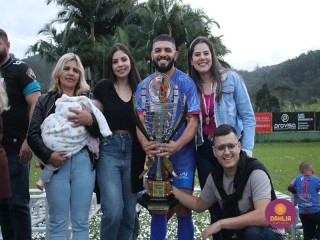 
<a style='margin-left: 5px;' class='btn btn-xs btn-social btn-facebook' href='https://www.facebook.com/sharer/sharer.php?u=https://www.boladovale.com.br/imgs/800-800-90/conteudo/fotos/1646/img9788.jpg' rel='popup' data-width='500' data-height='400'><i class='fa fa-facebook'></i>Compartilhar <span class='hidden-xs'>no Facebook</span>
</a> 
<a class='btn btn-default btn-xs' target='_blank' href='imgs/800-800-90/conteudo/fotos/1646/img9788.jpg'>
<span class='glyphicon glyphicon-cloud-download'></span> Salvar
</a> 
<span></span>