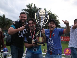 
<a style='margin-left: 5px;' class='btn btn-xs btn-social btn-facebook' href='https://www.facebook.com/sharer/sharer.php?u=https://www.boladovale.com.br/imgs/800-800-90/conteudo/fotos/1646/img9810.jpg' rel='popup' data-width='500' data-height='400'><i class='fa fa-facebook'></i>Compartilhar <span class='hidden-xs'>no Facebook</span>
</a> 
<a class='btn btn-default btn-xs' target='_blank' href='imgs/800-800-90/conteudo/fotos/1646/img9810.jpg'>
<span class='glyphicon glyphicon-cloud-download'></span> Salvar
</a> 
<span></span>