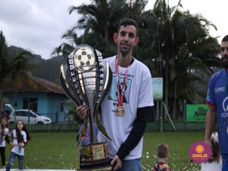 
<a style='margin-left: 5px;' class='btn btn-xs btn-social btn-facebook' href='https://www.facebook.com/sharer/sharer.php?u=https://www.boladovale.com.br/imgs/800-800-90/conteudo/fotos/1646/img9813.jpg' rel='popup' data-width='500' data-height='400'><i class='fa fa-facebook'></i>Compartilhar <span class='hidden-xs'>no Facebook</span>
</a> 
<a class='btn btn-default btn-xs' target='_blank' href='imgs/800-800-90/conteudo/fotos/1646/img9813.jpg'>
<span class='glyphicon glyphicon-cloud-download'></span> Salvar
</a> 
<span></span>