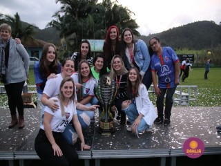
<a style='margin-left: 5px;' class='btn btn-xs btn-social btn-facebook' href='https://www.facebook.com/sharer/sharer.php?u=https://www.boladovale.com.br/imgs/800-800-90/conteudo/fotos/1646/img9820.jpg' rel='popup' data-width='500' data-height='400'><i class='fa fa-facebook'></i>Compartilhar <span class='hidden-xs'>no Facebook</span>
</a> 
<a class='btn btn-default btn-xs' target='_blank' href='imgs/800-800-90/conteudo/fotos/1646/img9820.jpg'>
<span class='glyphicon glyphicon-cloud-download'></span> Salvar
</a> 
<span></span>