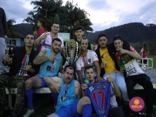 
<a style='margin-left: 5px;' class='btn btn-xs btn-social btn-facebook' href='https://www.facebook.com/sharer/sharer.php?u=https://www.boladovale.com.br/imgs/800-800-90/conteudo/fotos/1646/img9889.jpg' rel='popup' data-width='500' data-height='400'><i class='fa fa-facebook'></i>Compartilhar <span class='hidden-xs'>no Facebook</span>
</a> 
<a class='btn btn-default btn-xs' target='_blank' href='imgs/800-800-90/conteudo/fotos/1646/img9889.jpg'>
<span class='glyphicon glyphicon-cloud-download'></span> Salvar
</a> 
<span></span>