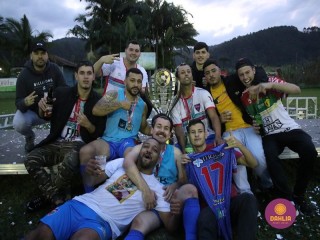 
<a style='margin-left: 5px;' class='btn btn-xs btn-social btn-facebook' href='https://www.facebook.com/sharer/sharer.php?u=https://www.boladovale.com.br/imgs/800-800-90/conteudo/fotos/1646/img9894.jpg' rel='popup' data-width='500' data-height='400'><i class='fa fa-facebook'></i>Compartilhar <span class='hidden-xs'>no Facebook</span>
</a> 
<a class='btn btn-default btn-xs' target='_blank' href='imgs/800-800-90/conteudo/fotos/1646/img9894.jpg'>
<span class='glyphicon glyphicon-cloud-download'></span> Salvar
</a> 
<span></span>