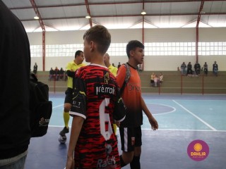 
<a style='margin-left: 5px;' class='btn btn-xs btn-social btn-facebook' href='https://www.facebook.com/sharer/sharer.php?u=https://www.boladovale.com.br/imgs/800-800-90/conteudo/fotos/1647/img0039.jpg' rel='popup' data-width='500' data-height='400'><i class='fa fa-facebook'></i>Compartilhar <span class='hidden-xs'>no Facebook</span>
</a> 
<a class='btn btn-default btn-xs' target='_blank' href='imgs/800-800-90/conteudo/fotos/1647/img0039.jpg'>
<span class='glyphicon glyphicon-cloud-download'></span> Salvar
</a> 
<span></span>
