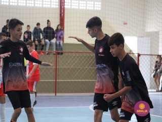 
<a style='margin-left: 5px;' class='btn btn-xs btn-social btn-facebook' href='https://www.facebook.com/sharer/sharer.php?u=https://www.boladovale.com.br/imgs/800-800-90/conteudo/fotos/1647/img0062.jpg' rel='popup' data-width='500' data-height='400'><i class='fa fa-facebook'></i>Compartilhar <span class='hidden-xs'>no Facebook</span>
</a> 
<a class='btn btn-default btn-xs' target='_blank' href='imgs/800-800-90/conteudo/fotos/1647/img0062.jpg'>
<span class='glyphicon glyphicon-cloud-download'></span> Salvar
</a> 
<span></span>