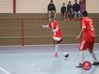 
<a style='margin-left: 5px;' class='btn btn-xs btn-social btn-facebook' href='https://www.facebook.com/sharer/sharer.php?u=https://www.boladovale.com.br/imgs/800-800-90/conteudo/fotos/1647/img0069.jpg' rel='popup' data-width='500' data-height='400'><i class='fa fa-facebook'></i>Compartilhar <span class='hidden-xs'>no Facebook</span>
</a> 
<a class='btn btn-default btn-xs' target='_blank' href='imgs/800-800-90/conteudo/fotos/1647/img0069.jpg'>
<span class='glyphicon glyphicon-cloud-download'></span> Salvar
</a> 
<span></span>