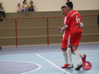 
<a style='margin-left: 5px;' class='btn btn-xs btn-social btn-facebook' href='https://www.facebook.com/sharer/sharer.php?u=https://www.boladovale.com.br/imgs/800-800-90/conteudo/fotos/1647/img0120.jpg' rel='popup' data-width='500' data-height='400'><i class='fa fa-facebook'></i>Compartilhar <span class='hidden-xs'>no Facebook</span>
</a> 
<a class='btn btn-default btn-xs' target='_blank' href='imgs/800-800-90/conteudo/fotos/1647/img0120.jpg'>
<span class='glyphicon glyphicon-cloud-download'></span> Salvar
</a> 
<span></span>