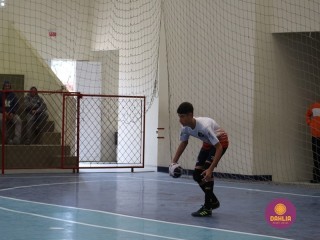 
<a style='margin-left: 5px;' class='btn btn-xs btn-social btn-facebook' href='https://www.facebook.com/sharer/sharer.php?u=https://www.boladovale.com.br/imgs/800-800-90/conteudo/fotos/1647/img0132.jpg' rel='popup' data-width='500' data-height='400'><i class='fa fa-facebook'></i>Compartilhar <span class='hidden-xs'>no Facebook</span>
</a> 
<a class='btn btn-default btn-xs' target='_blank' href='imgs/800-800-90/conteudo/fotos/1647/img0132.jpg'>
<span class='glyphicon glyphicon-cloud-download'></span> Salvar
</a> 
<span></span>