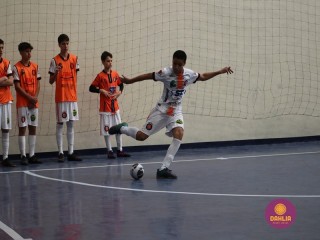 
<a style='margin-left: 5px;' class='btn btn-xs btn-social btn-facebook' href='https://www.facebook.com/sharer/sharer.php?u=https://www.boladovale.com.br/imgs/800-800-90/conteudo/fotos/1647/img0169.jpg' rel='popup' data-width='500' data-height='400'><i class='fa fa-facebook'></i>Compartilhar <span class='hidden-xs'>no Facebook</span>
</a> 
<a class='btn btn-default btn-xs' target='_blank' href='imgs/800-800-90/conteudo/fotos/1647/img0169.jpg'>
<span class='glyphicon glyphicon-cloud-download'></span> Salvar
</a> 
<span></span>