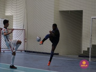 
<a style='margin-left: 5px;' class='btn btn-xs btn-social btn-facebook' href='https://www.facebook.com/sharer/sharer.php?u=https://www.boladovale.com.br/imgs/800-800-90/conteudo/fotos/1647/img0206.jpg' rel='popup' data-width='500' data-height='400'><i class='fa fa-facebook'></i>Compartilhar <span class='hidden-xs'>no Facebook</span>
</a> 
<a class='btn btn-default btn-xs' target='_blank' href='imgs/800-800-90/conteudo/fotos/1647/img0206.jpg'>
<span class='glyphicon glyphicon-cloud-download'></span> Salvar
</a> 
<span></span>