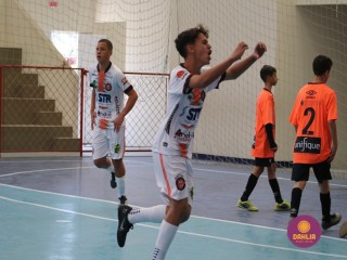 
<a style='margin-left: 5px;' class='btn btn-xs btn-social btn-facebook' href='https://www.facebook.com/sharer/sharer.php?u=https://www.boladovale.com.br/imgs/800-800-90/conteudo/fotos/1647/img0219.jpg' rel='popup' data-width='500' data-height='400'><i class='fa fa-facebook'></i>Compartilhar <span class='hidden-xs'>no Facebook</span>
</a> 
<a class='btn btn-default btn-xs' target='_blank' href='imgs/800-800-90/conteudo/fotos/1647/img0219.jpg'>
<span class='glyphicon glyphicon-cloud-download'></span> Salvar
</a> 
<span></span>