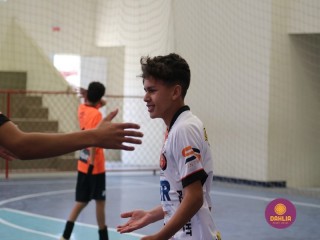 
<a style='margin-left: 5px;' class='btn btn-xs btn-social btn-facebook' href='https://www.facebook.com/sharer/sharer.php?u=https://www.boladovale.com.br/imgs/800-800-90/conteudo/fotos/1647/img0224.jpg' rel='popup' data-width='500' data-height='400'><i class='fa fa-facebook'></i>Compartilhar <span class='hidden-xs'>no Facebook</span>
</a> 
<a class='btn btn-default btn-xs' target='_blank' href='imgs/800-800-90/conteudo/fotos/1647/img0224.jpg'>
<span class='glyphicon glyphicon-cloud-download'></span> Salvar
</a> 
<span></span>