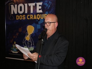 
<a style='margin-left: 5px;' class='btn btn-xs btn-social btn-facebook' href='https://www.facebook.com/sharer/sharer.php?u=https://www.boladovale.com.br/imgs/800-800-90/conteudo/fotos/1650/img0230.jpg' rel='popup' data-width='500' data-height='400'><i class='fa fa-facebook'></i>Compartilhar <span class='hidden-xs'>no Facebook</span>
</a> 
<a class='btn btn-default btn-xs' target='_blank' href='imgs/800-800-90/conteudo/fotos/1650/img0230.jpg'>
<span class='glyphicon glyphicon-cloud-download'></span> Salvar
</a> 
<span></span>