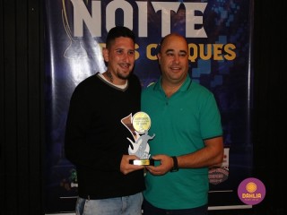 
<a style='margin-left: 5px;' class='btn btn-xs btn-social btn-facebook' href='https://www.facebook.com/sharer/sharer.php?u=https://www.boladovale.com.br/imgs/800-800-90/conteudo/fotos/1650/img0275.jpg' rel='popup' data-width='500' data-height='400'><i class='fa fa-facebook'></i>Compartilhar <span class='hidden-xs'>no Facebook</span>
</a> 
<a class='btn btn-default btn-xs' target='_blank' href='imgs/800-800-90/conteudo/fotos/1650/img0275.jpg'>
<span class='glyphicon glyphicon-cloud-download'></span> Salvar
</a> 
<span></span>