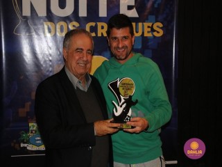 
<a style='margin-left: 5px;' class='btn btn-xs btn-social btn-facebook' href='https://www.facebook.com/sharer/sharer.php?u=https://www.boladovale.com.br/imgs/800-800-90/conteudo/fotos/1650/img0302.jpg' rel='popup' data-width='500' data-height='400'><i class='fa fa-facebook'></i>Compartilhar <span class='hidden-xs'>no Facebook</span>
</a> 
<a class='btn btn-default btn-xs' target='_blank' href='imgs/800-800-90/conteudo/fotos/1650/img0302.jpg'>
<span class='glyphicon glyphicon-cloud-download'></span> Salvar
</a> 
<span></span>