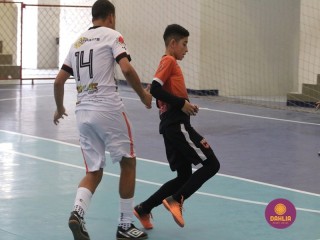 
<a style='margin-left: 5px;' class='btn btn-xs btn-social btn-facebook' href='https://www.facebook.com/sharer/sharer.php?u=https://www.boladovale.com.br/imgs/800-800-90/conteudo/fotos/1651/img0342.jpg' rel='popup' data-width='500' data-height='400'><i class='fa fa-facebook'></i>Compartilhar <span class='hidden-xs'>no Facebook</span>
</a> 
<a class='btn btn-default btn-xs' target='_blank' href='imgs/800-800-90/conteudo/fotos/1651/img0342.jpg'>
<span class='glyphicon glyphicon-cloud-download'></span> Salvar
</a> 
<span></span>